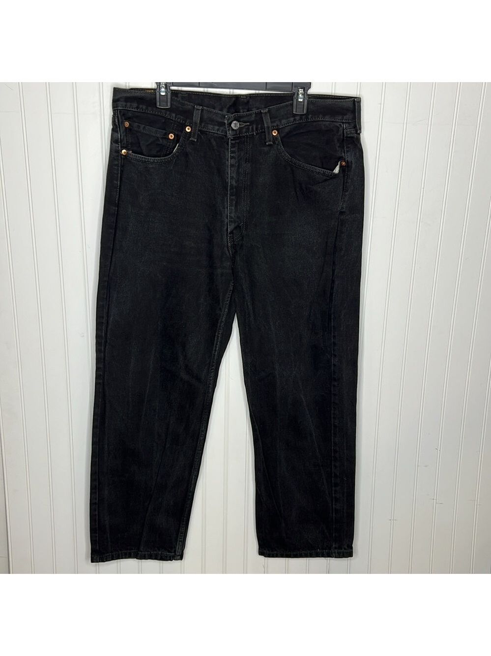 Black Levi’s Relaxed Tapered 550 Size 38X29